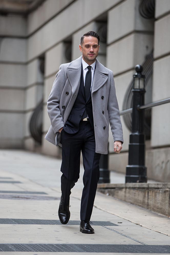 Dark Navy Suit: Classic Business Outfit 