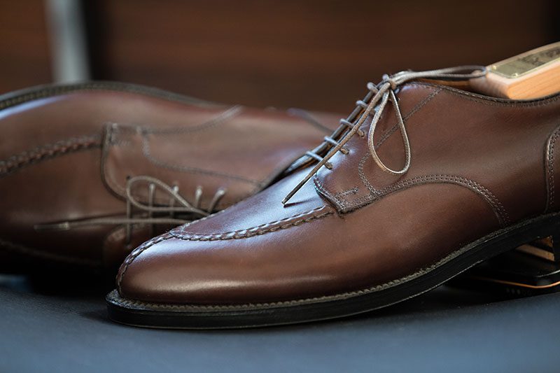 lacing derby shoes