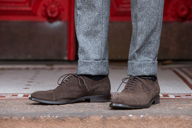 brown-suede-oxford-shoes-with-grey-donegal-tweed-pants-winter-outfit-idea