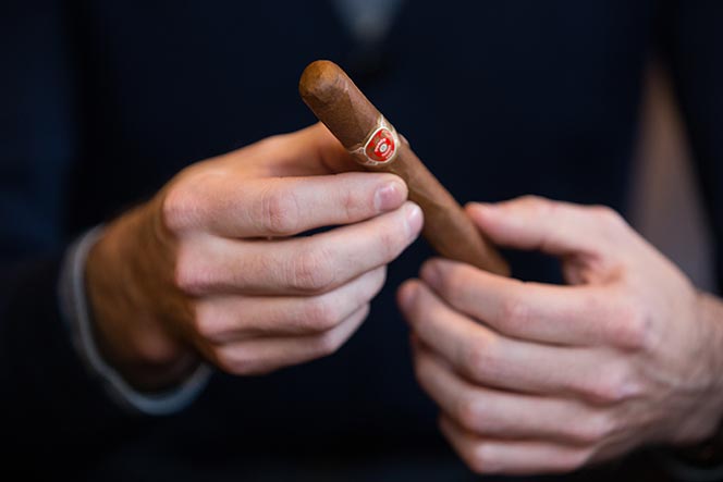 how to cut a cigar parejo shape corona