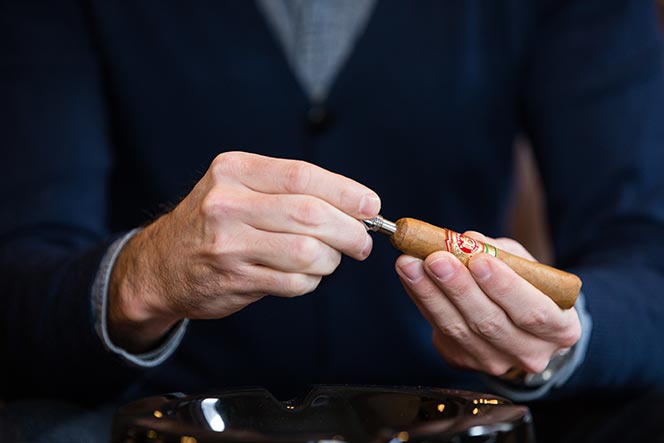 how to cut a cigar punch
