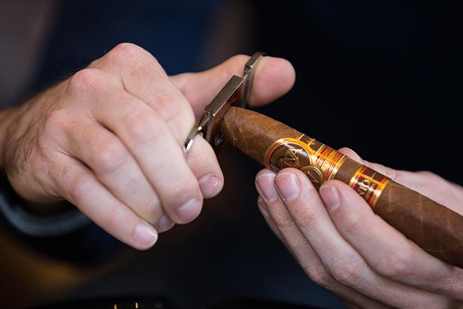 How To Cut a Cigar: A Comprehensive Guide - He Spoke Style