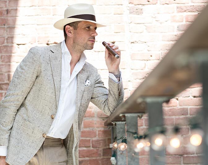 how to smoke cigar properly