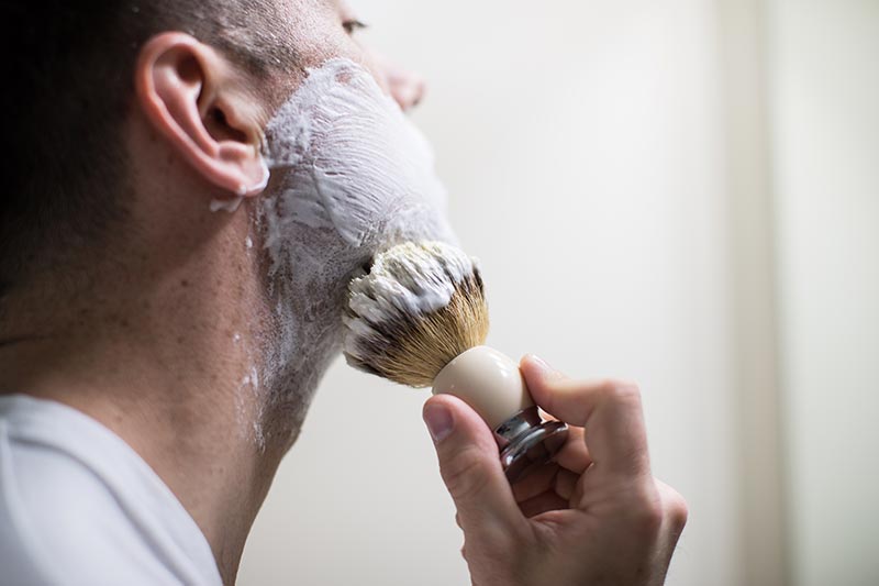 how to use shaving brush