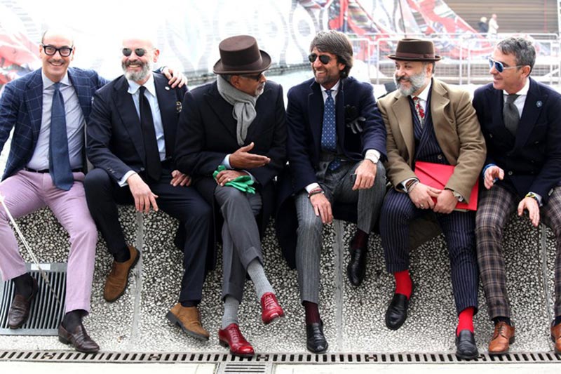 best-photo-pitti-uomo-wall-men-sitting