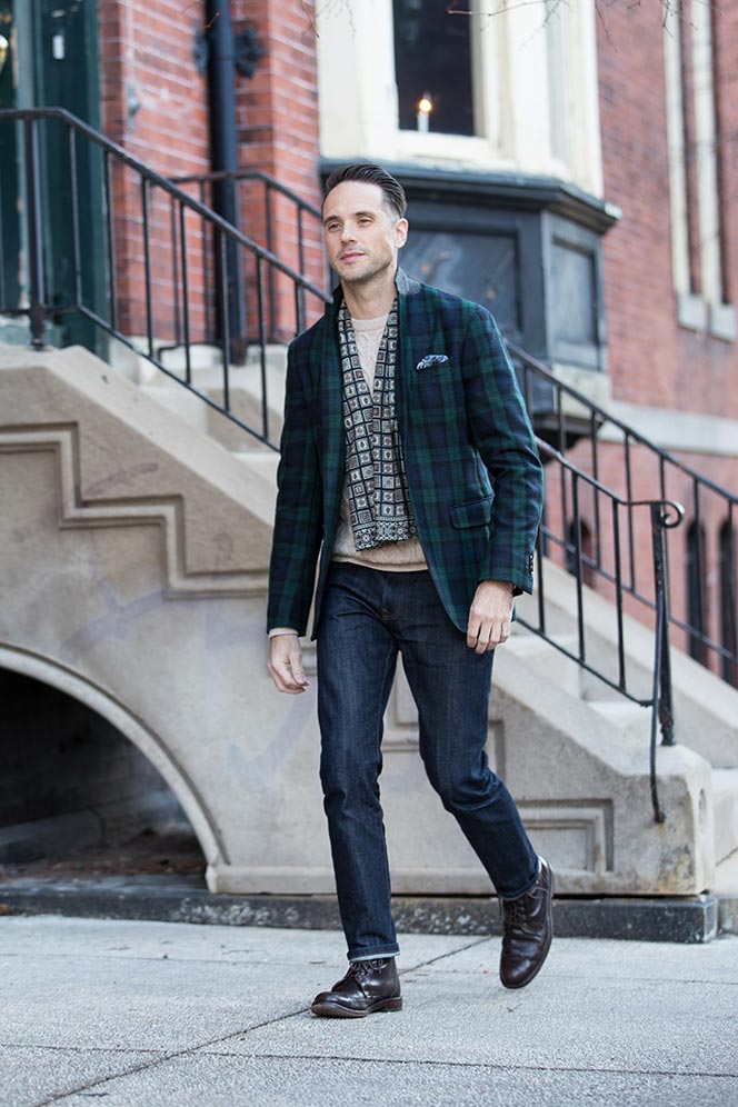 no-fuss-festive-holiday-outfit-casual-look-with-tartan-plaid-blazer