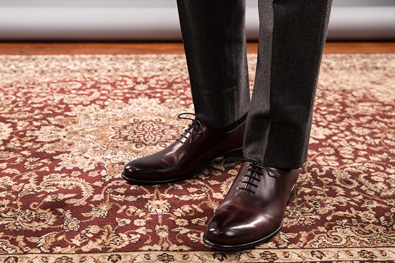 oxblood-oxford-wholecut-leather-shoes-paired-with-grey-flannel-suit-pants-no-cuff-plain-bottom