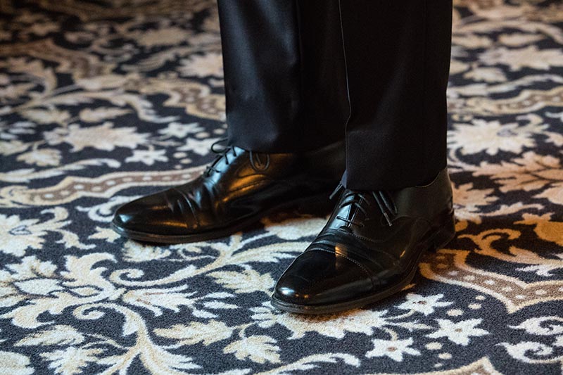 black-shoes-navy-suit