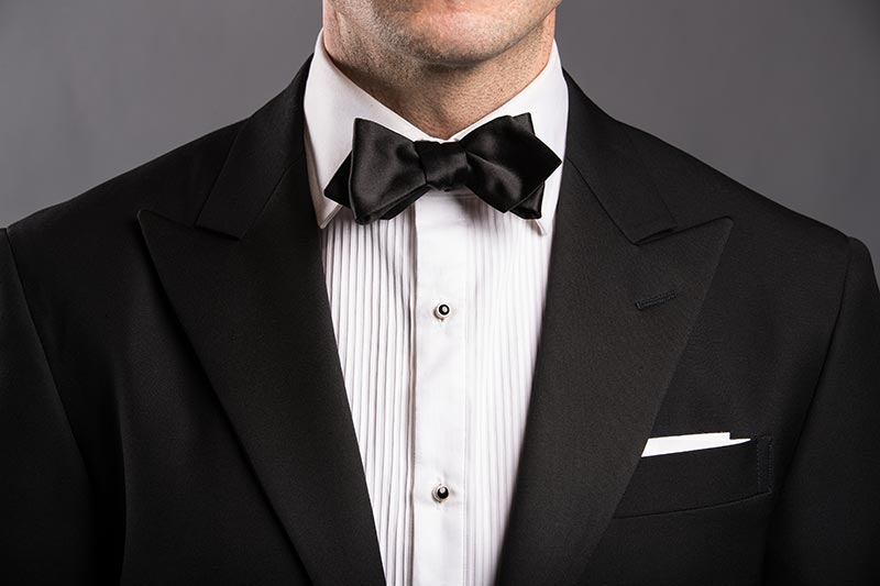 pointed--bow-tie-style-black-tie-formal-attire-men