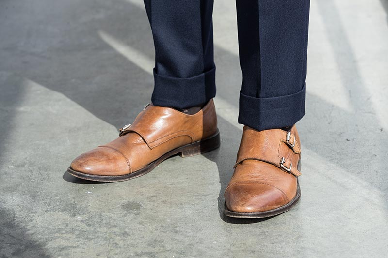 light-brown-leather-double-monk-strap-shoes-navy-suit-pants-with-cuff-business-dressing-men-spring
