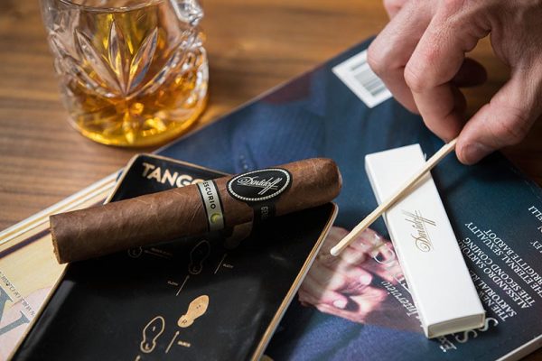 Cigar Review: Davidoff Escurio Gran Toro | He Spoke Style