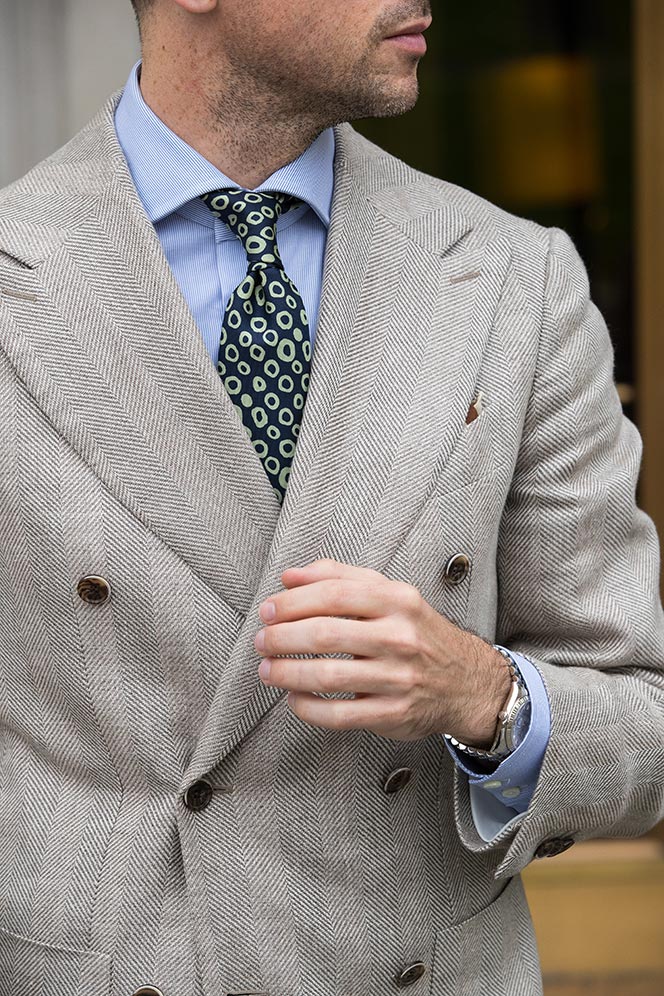 how to wear funky conversational ties