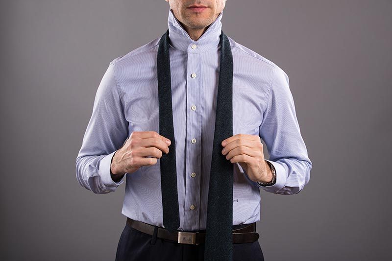 How To Knot A Tie With Pictures - Howto Wiki.