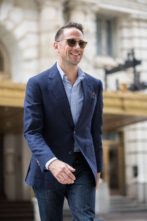 dress-down-navy-suit-jacket-with-jeans | He Spoke Style