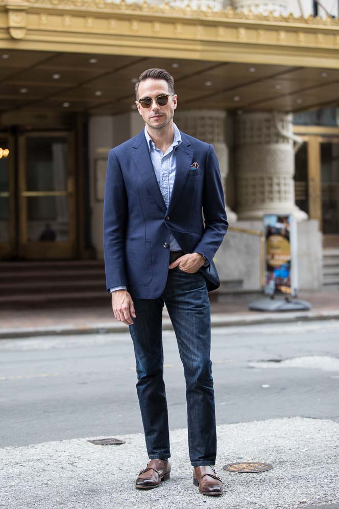 how-to-wear-navy-suit-jacket-blazer-with-eans.jpg