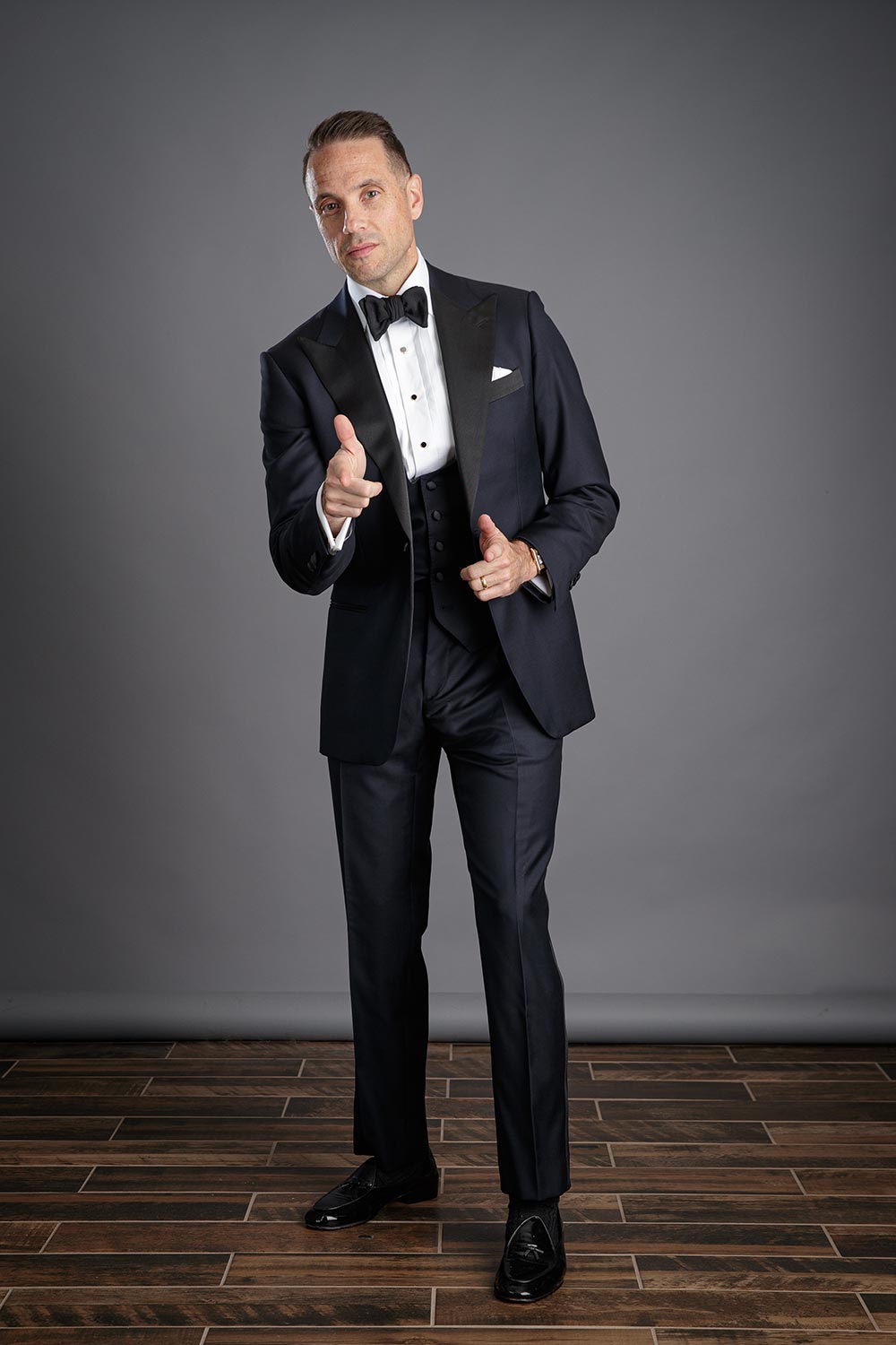 how-to-mix-navy-and-black-midnight-blue-tuxedo-for-men