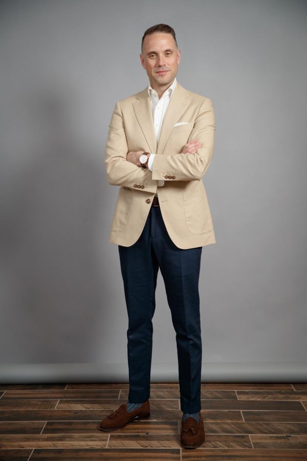 Three Ways to Wear a Khaki Cotton Blazer This Spring