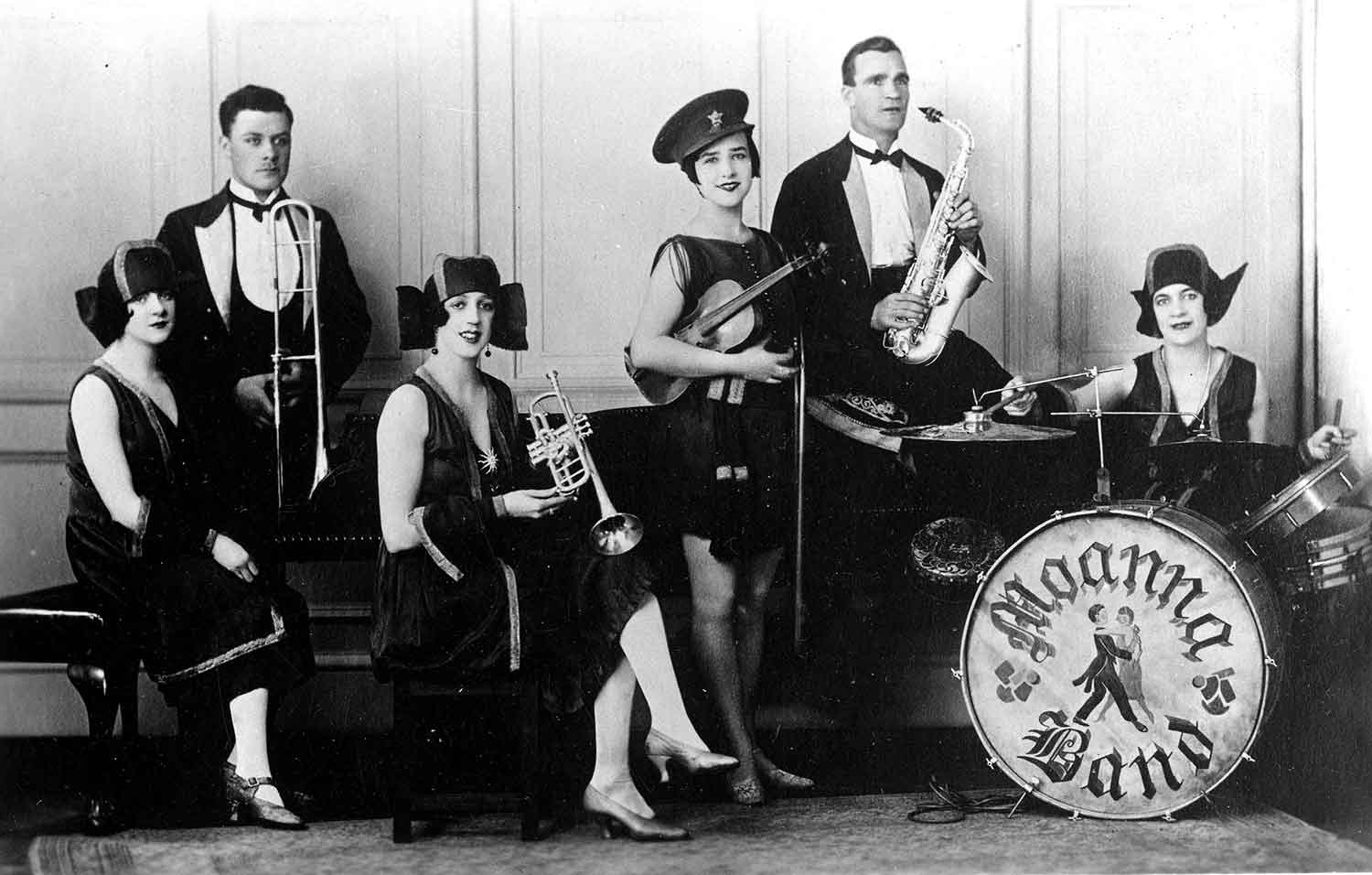 A Roaring 20s era jazz band