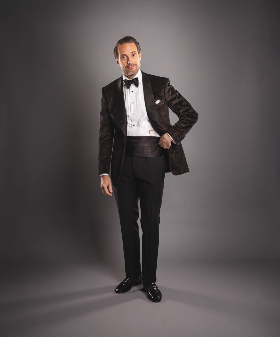 Men's Luxury Brown Jacquard Velvet Shawl Collar– Elegant & Statement-Making