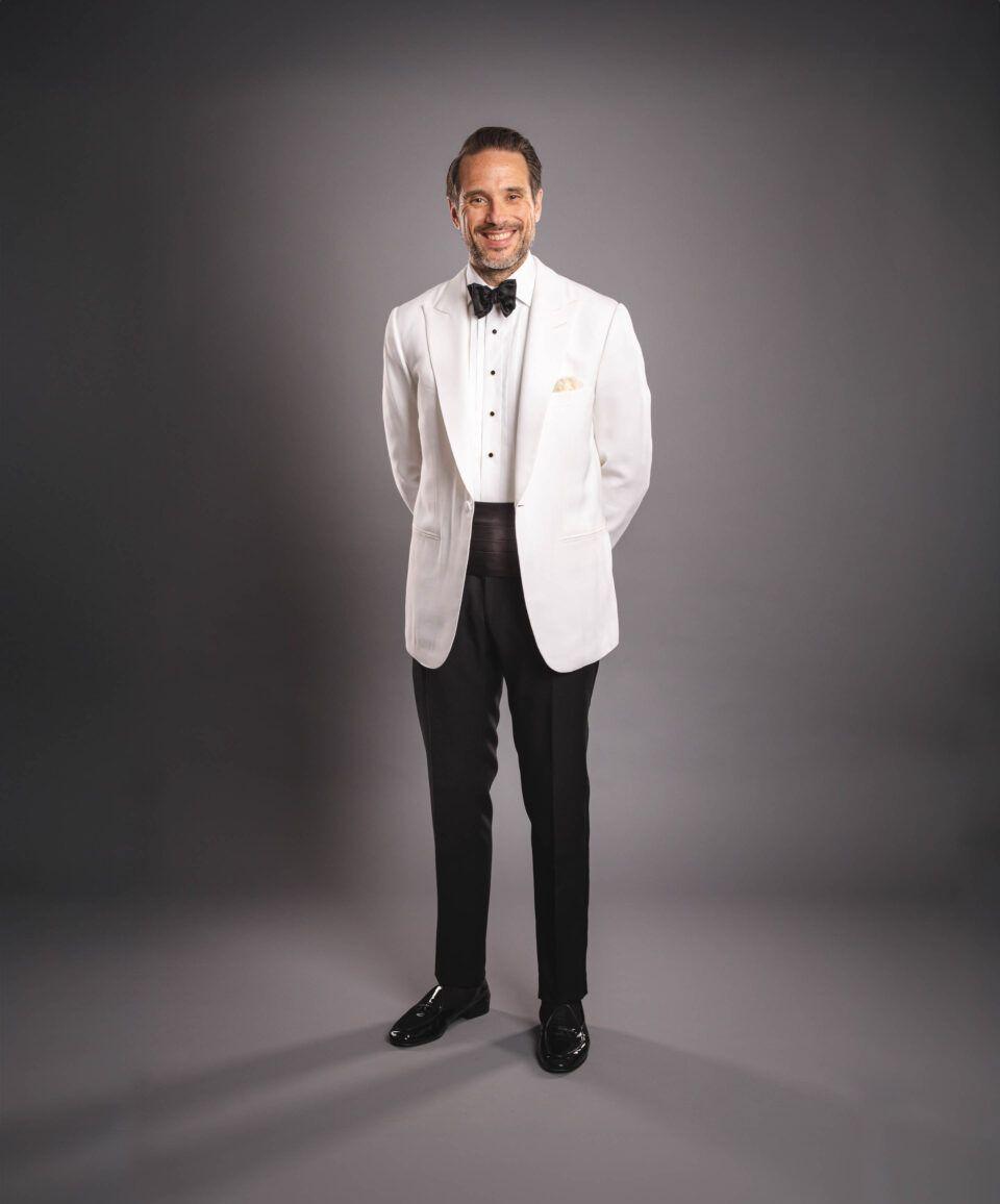 Men's Ivory Dinner Jacket with Peaked Lapel – Elegant & Timeless