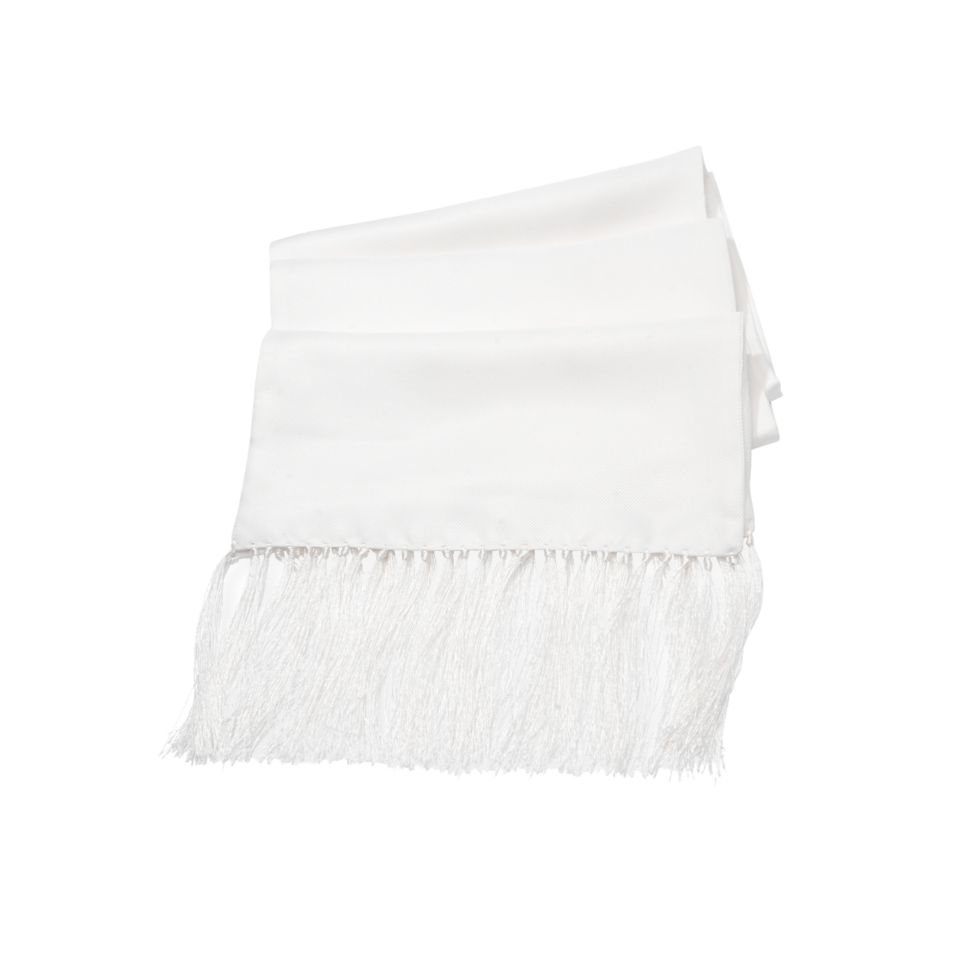 Close-Up of White Silk Fabric with Hand-Knotted Fringe – Smooth Texture & Luxurious Sheen